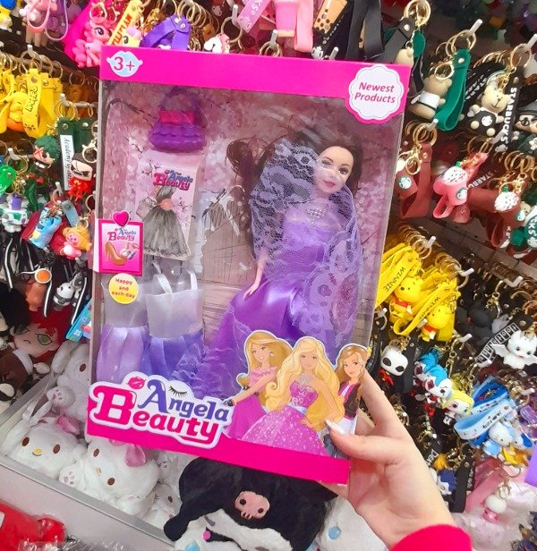 Producto - Muñeca set para vestir mediano