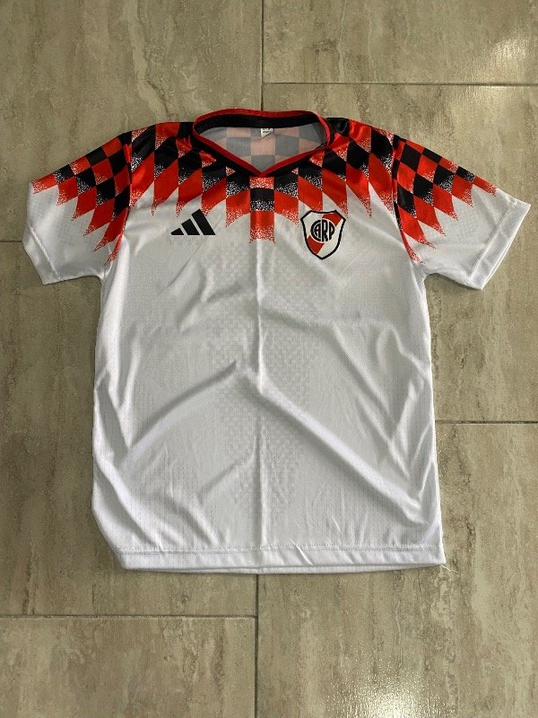 Producto - River Adidas 90