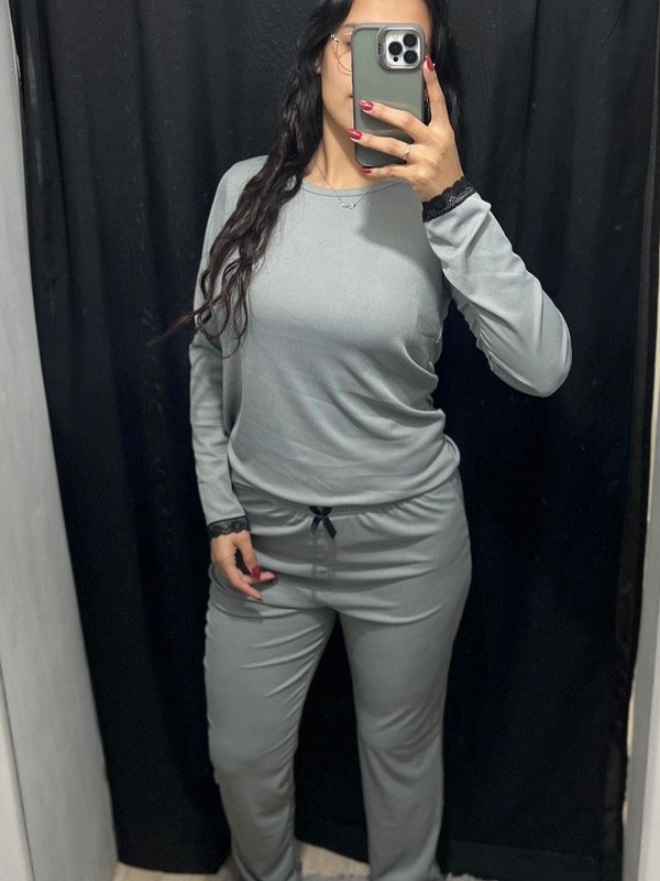 Producto - Pijama gris mangas largas