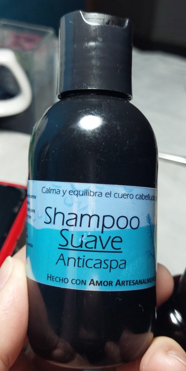 Producto - Shampoo Suave Anticaspa