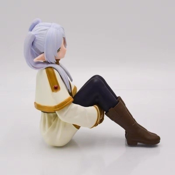 Producto - Figura Frieren sentada - Frieren (11cm)