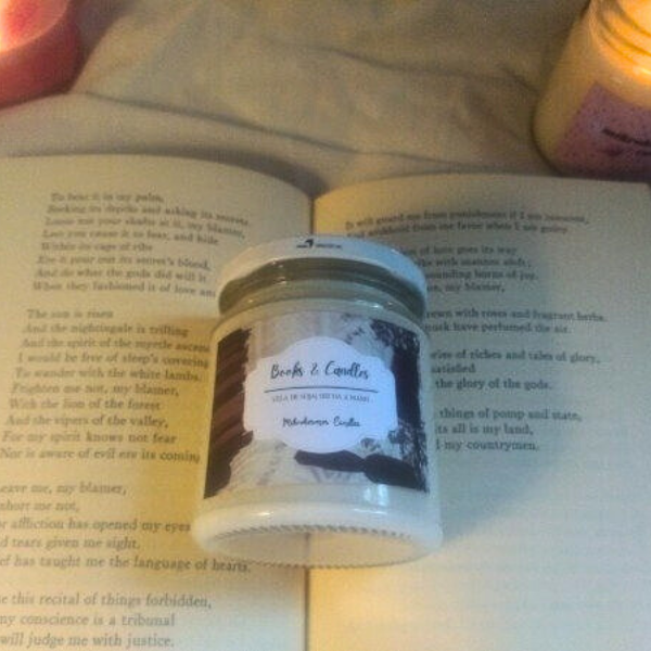 Producto - Vela literaria "Books and Candles"