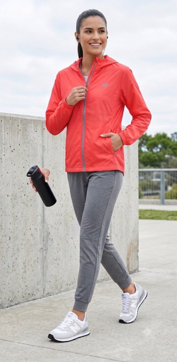 Producto - ROMPEVIENTO NEW BALANCE