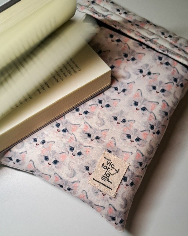 Producto - Funda para libros mediana Michis IMPERMEABLE