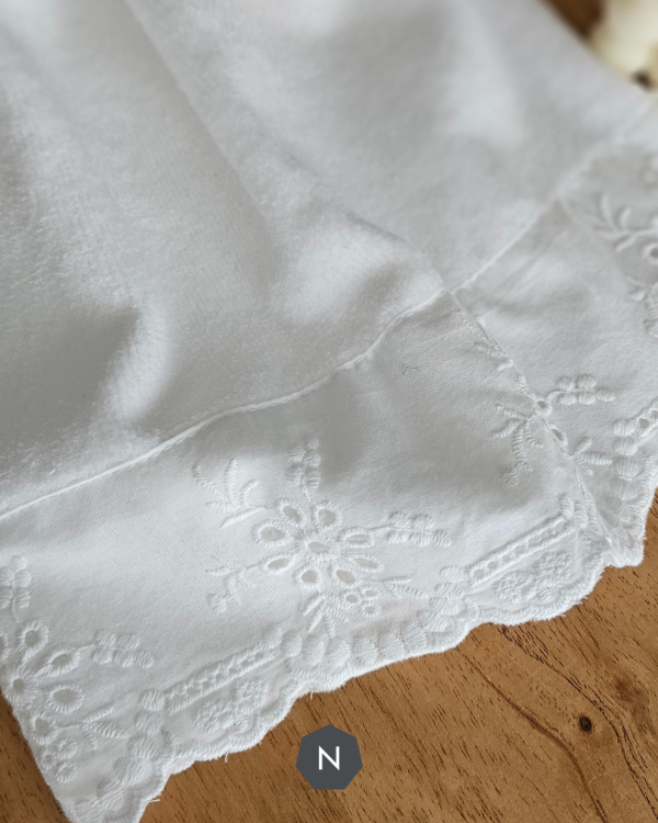 Producto - Toalla de mano de algodón y broderie