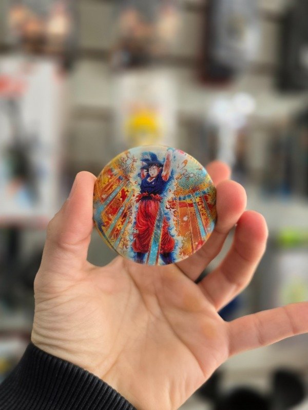 Producto - Pin Goku Genkidama holográfico