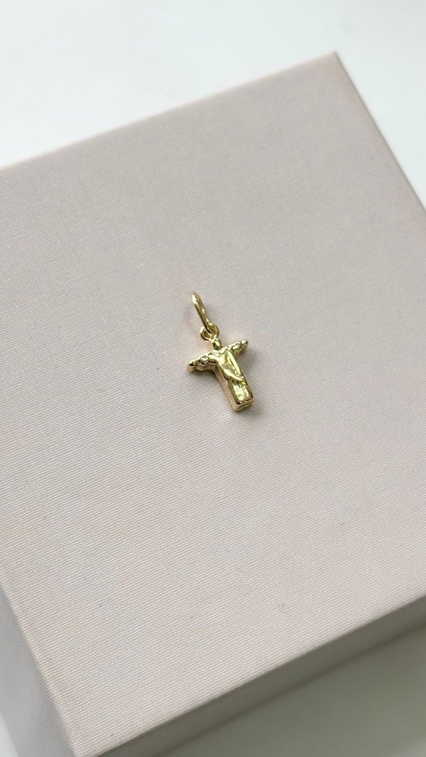 Producto - Dije Cristo redentor laminado en oro 18k