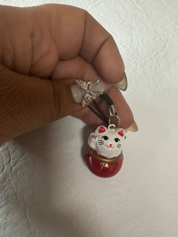 Producto - Llavero Maneki neko Rojo Suerte y Protección