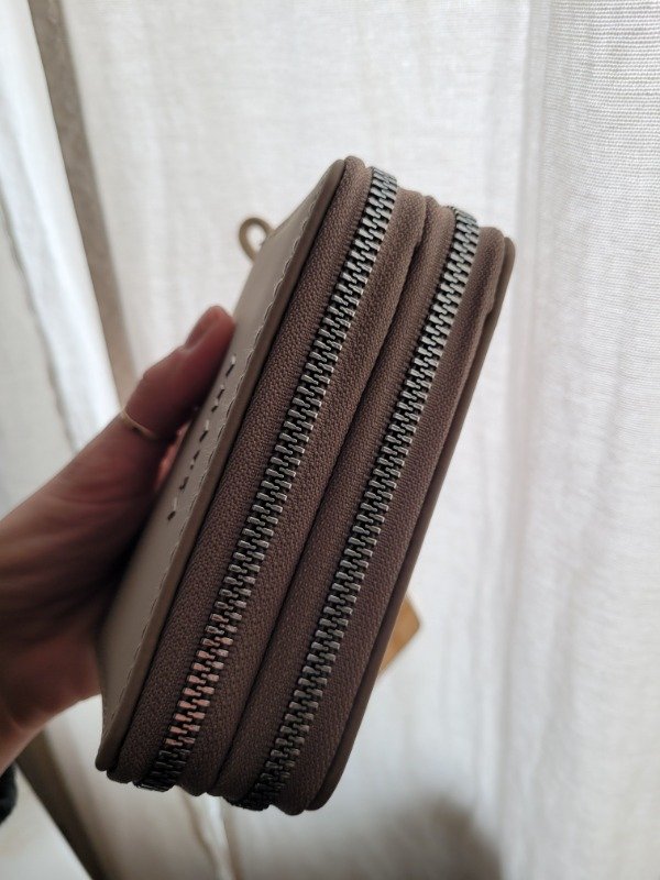 Producto - Billetera Beige chica doble con bolsillo trasero - Amayra - 1