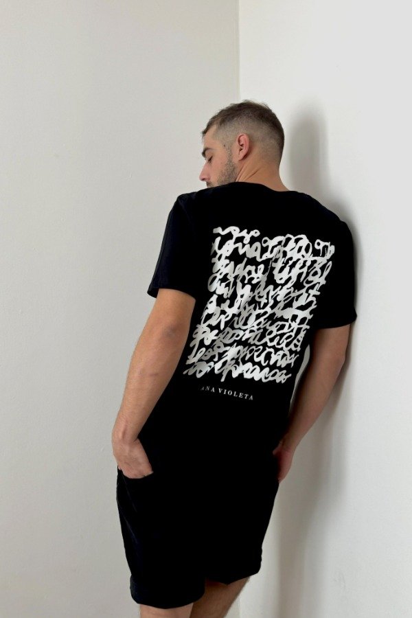 Producto - REMERA TRAZO NEGRA / UNISEX