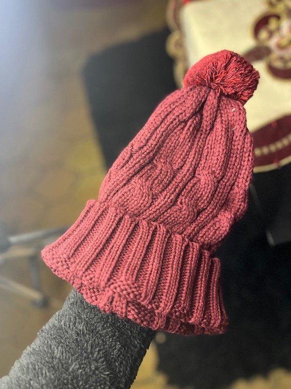 Producto - Gorro pompón bordo