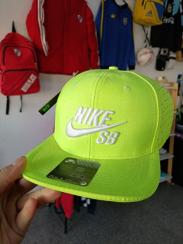 Producto - Gorra Nike SB Verde Lima