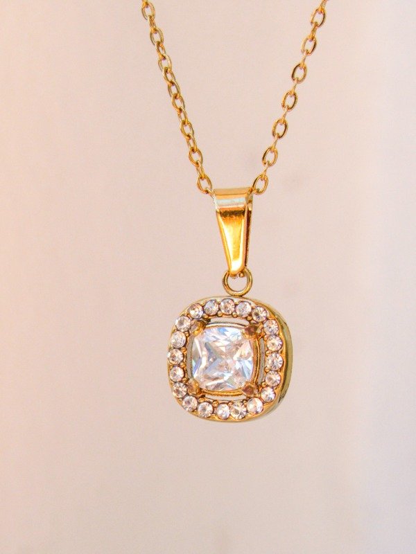 Producto - Dije Cuadrado c Cubic y Contorno de Strass
