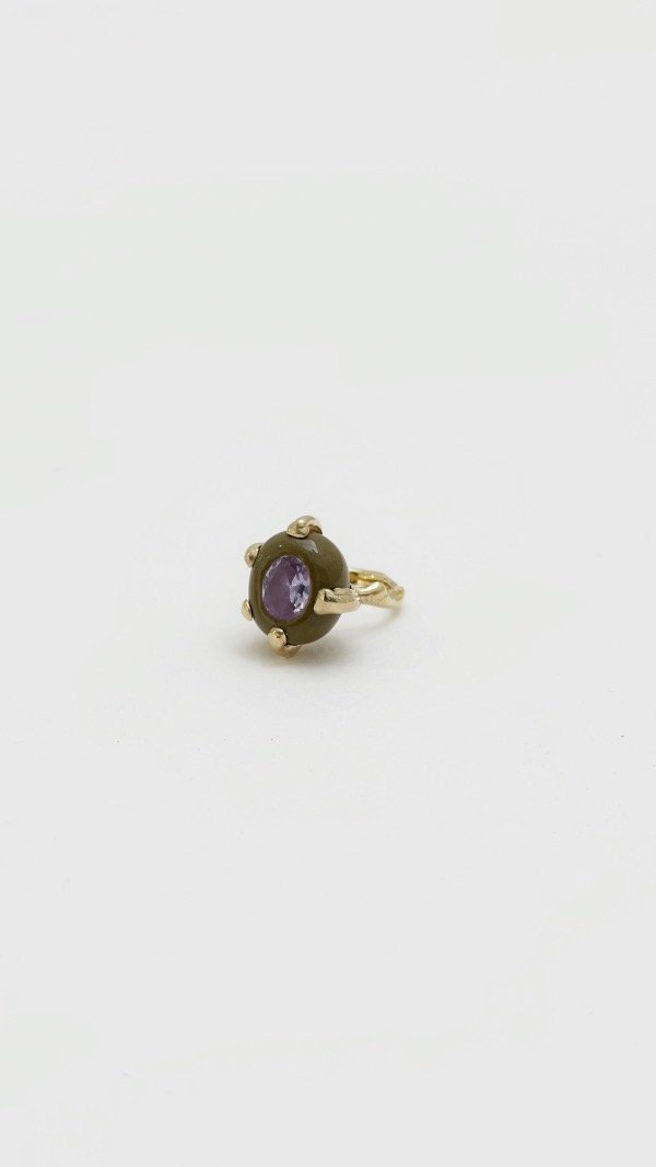 Producto - Anillo oliva con piedra lila (dorado) - 1