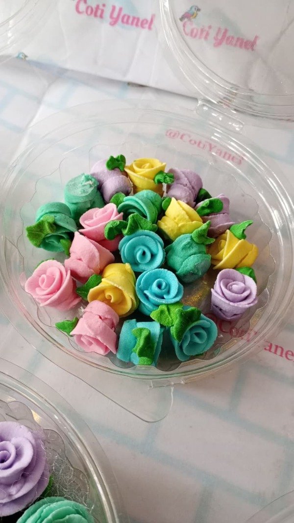 Producto - Flores rococo PASTEL MEDIANAS en azucar