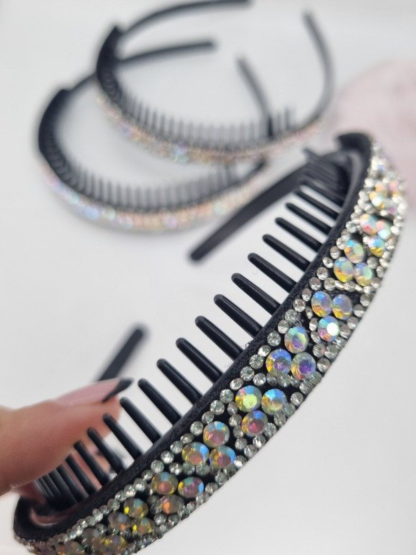 Producto - Vincha negra ancha strass con peineta