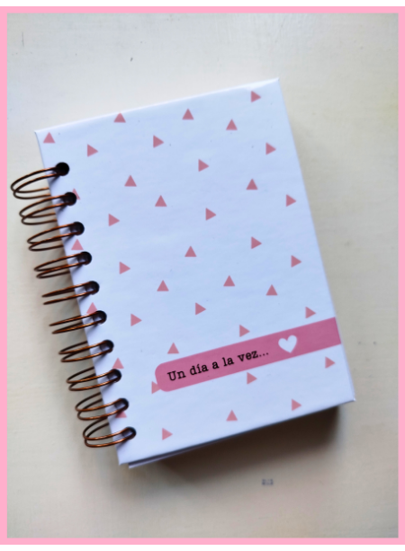 Producto - Cuaderno anillado - Modelo Un dia a la vez