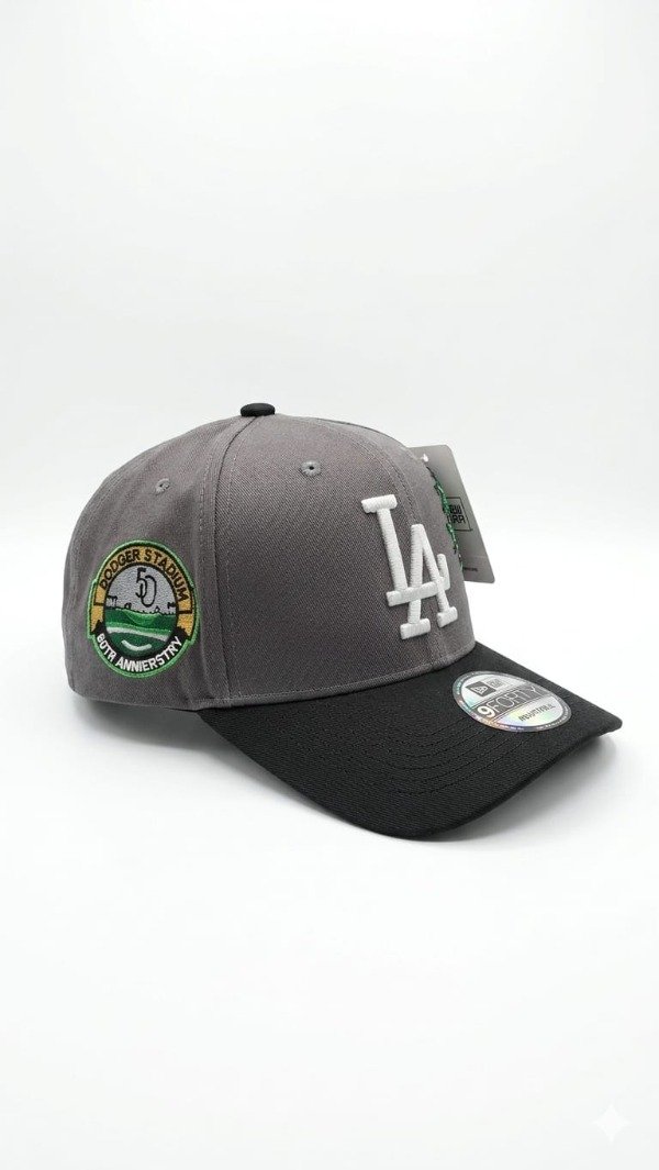 Producto - Gorra curva negro gris LA palmera logotipo al costado, unisex