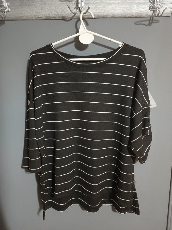 Producto - Remera Manga 3/4 Rayada c/Botón