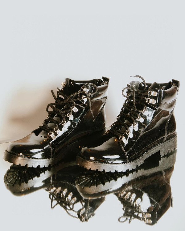 Producto - Borcegos Lauren charol negro