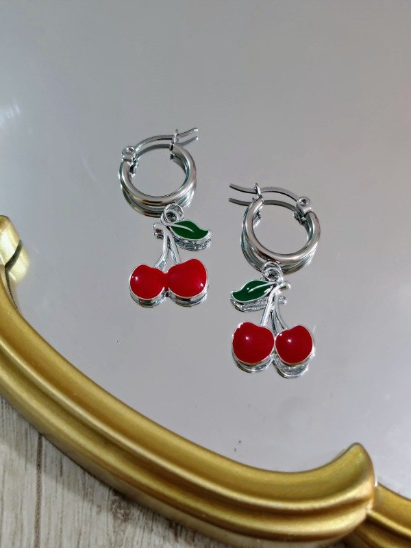 Producto - Argollita con dije de cereza AQ