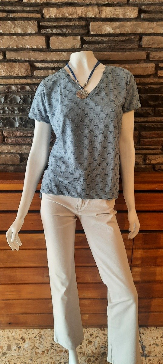 Producto - Remera escote v manga corta
