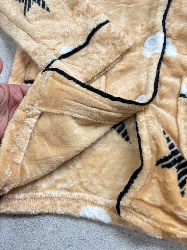 Pijama polar soft camisa con botones estrellas y corazones — imagen 3