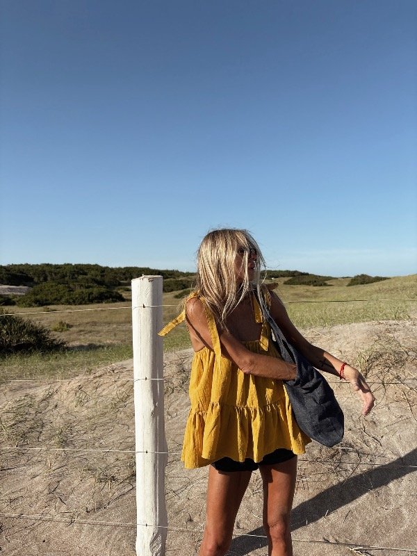 Producto - Musculosa Juanita oro