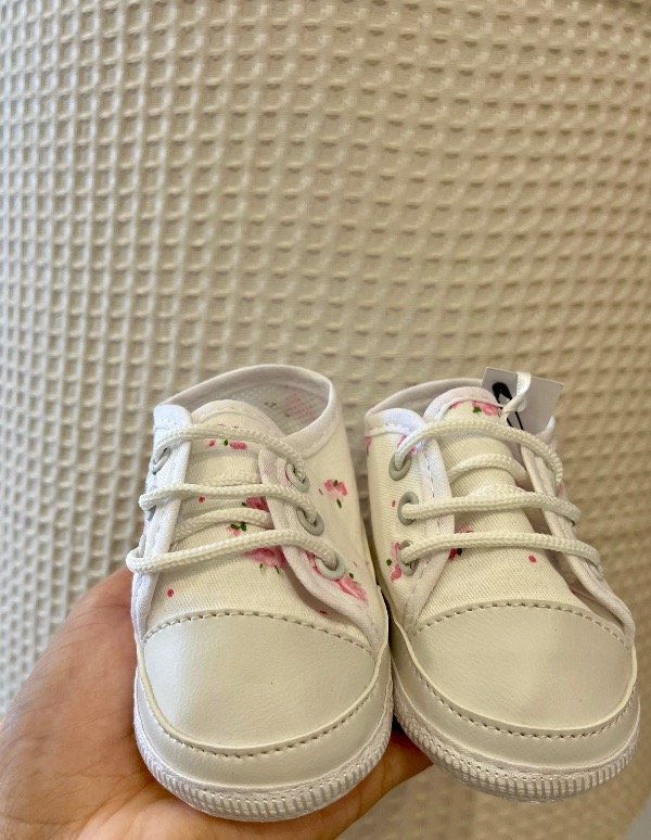 Producto - Zapatilla flores - Talle 18