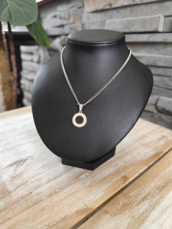 Producto - Collar bulgari negro mediano. Acero quirúrgico.