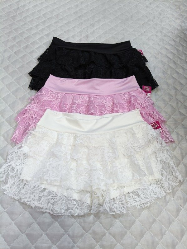 Producto - Short pollera con Vuelos de Encaje