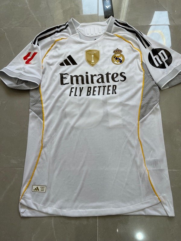 Producto - Real Madrid local 25/26 10 Mbappe La Liga versión jugador