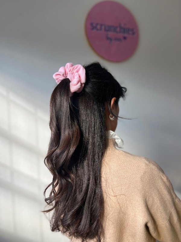Producto - Scrunchie plush rosa - 1