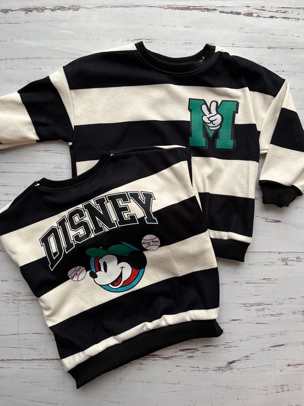 Producto - Buzo mickey rayado universitario oversize Negro