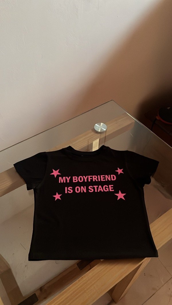 Producto - Baby tee my boyfriend is on stage stars - 1