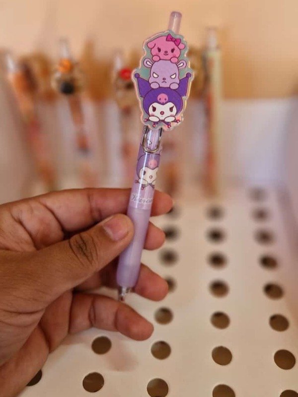 Producto - KUROMI - LAPICERA SANRIO KUROMI CON AMIGOS