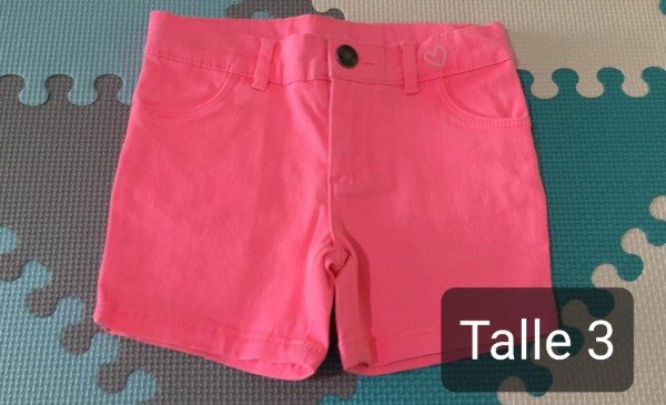 Short  gardina carters  talle 3 fuxia