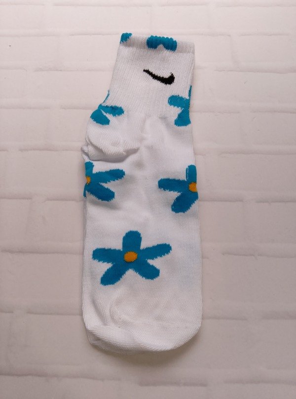 Producto - Nike Flores Celeste