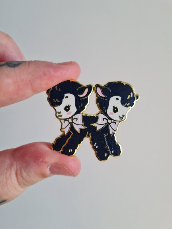 Producto - Pin Ovejas Siamesas