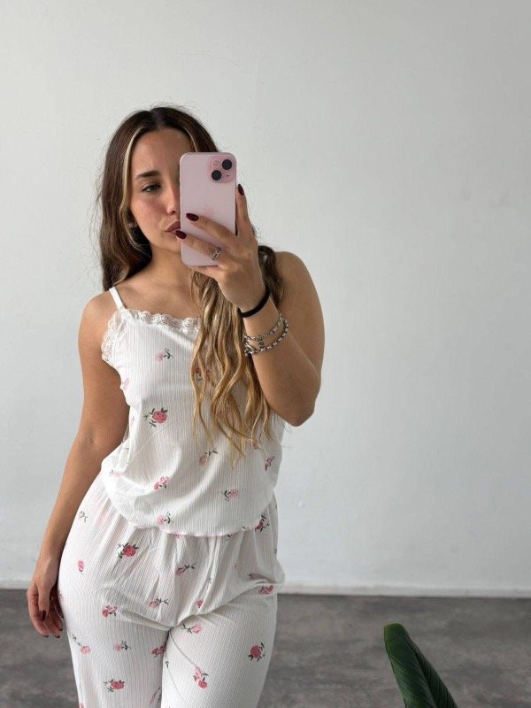 Producto - PIJAMA FLOR