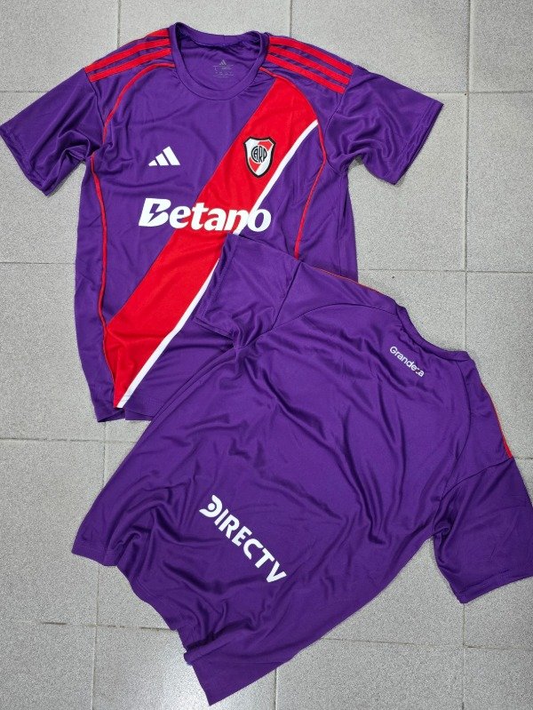 Producto - Camiseta River Plate Alternativa Temporada 2026