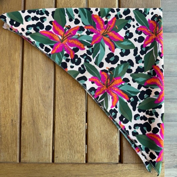 Producto - Pañuelo print con flores