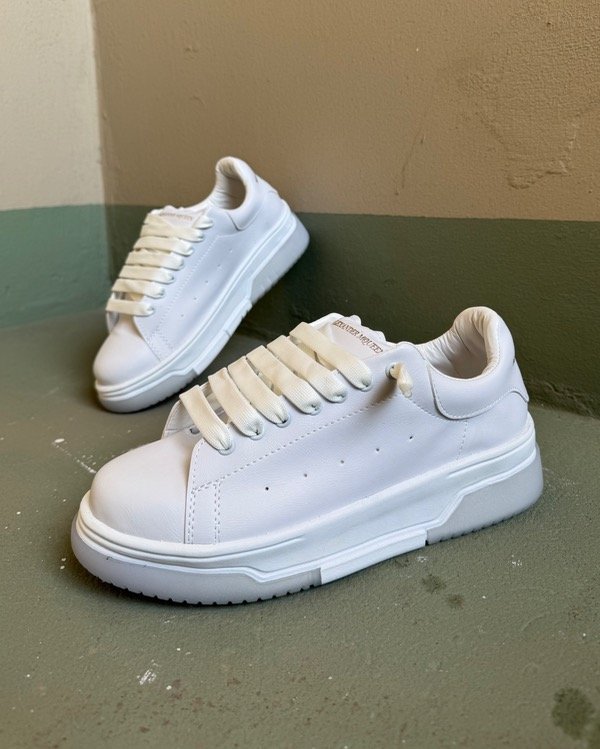 Producto - Alexander McQueen Limited Blancas