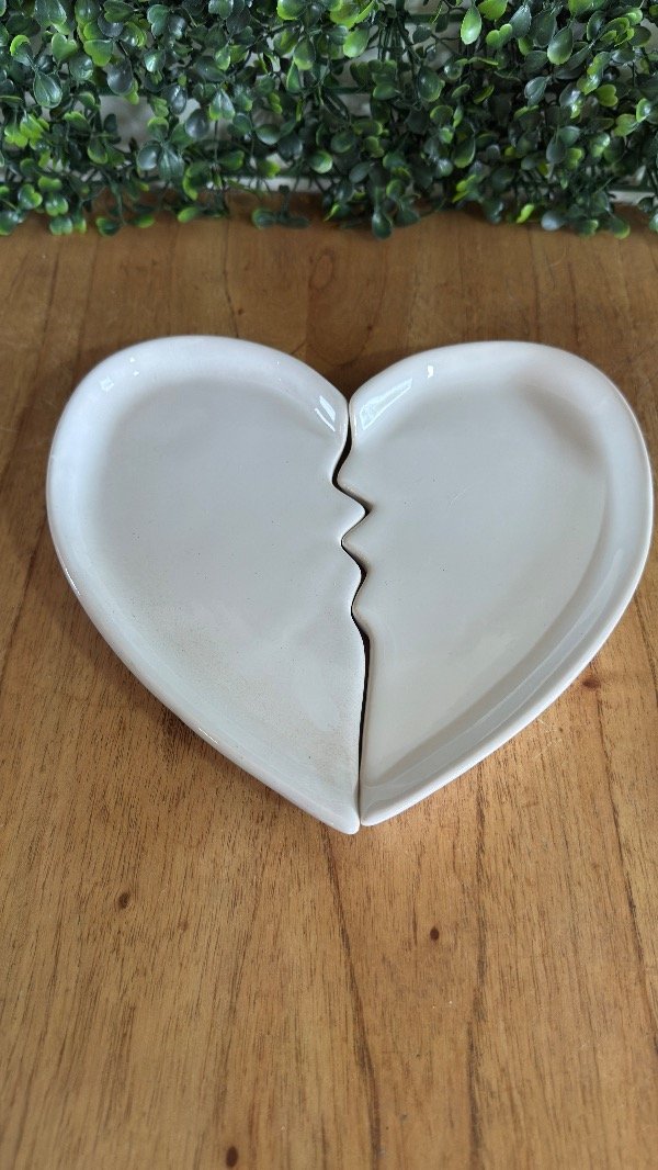 Producto - Plato corazon roto blanco