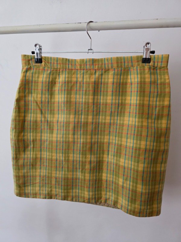 Falda amarilla cuadritos