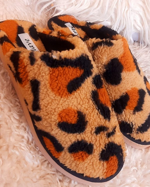 Producto - PANTUFLAS CORDERITO / Animal Print