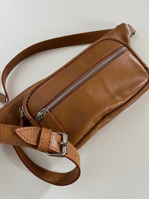 Producto - Riñonera marrón básica