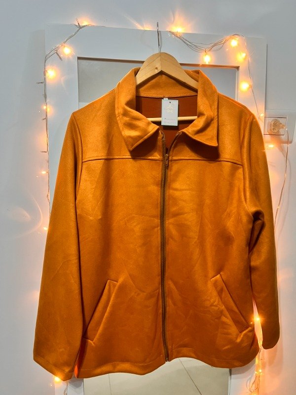 Producto - Campera Gamuzada Caramelo con Cierre 120 cm Contorno XL - TRANSFENCIA  49.000