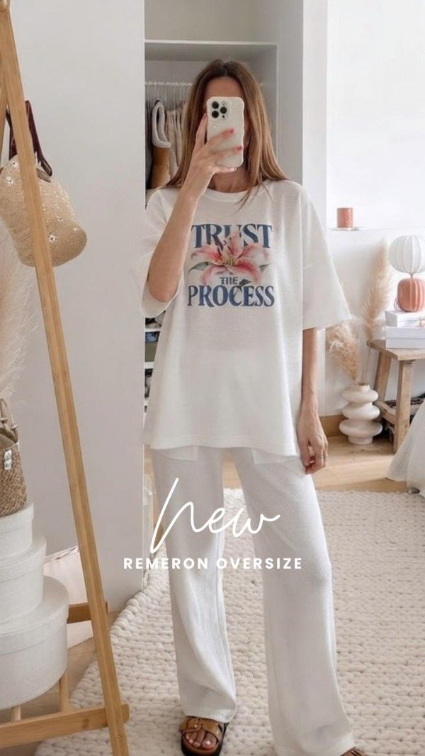 Producto - REMERA OVERSIZE TRUST