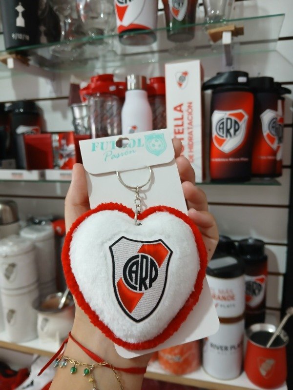 Producto - Llavero corazón river
